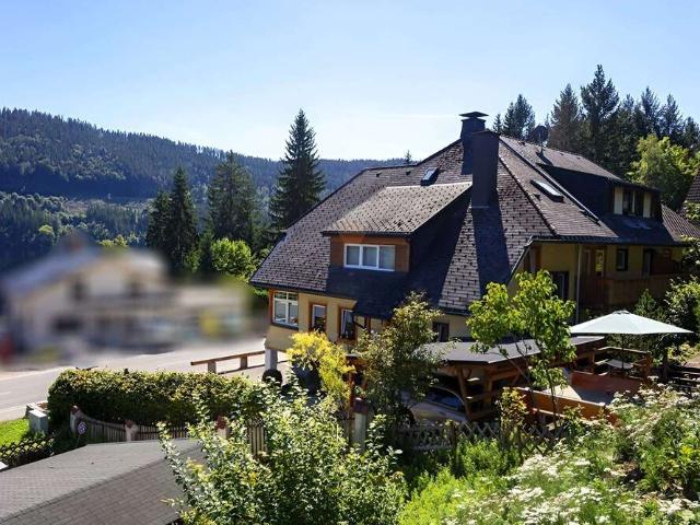 Haus zum Kaufen in Titisee Neustadt 1.495.000,00 EUR 500 m²