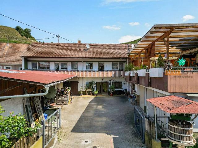 Haus zum Kaufen in Vogtsburg im Kaiserstuhl Oberrotweil 350.000,00 EUR 178.14 m²
