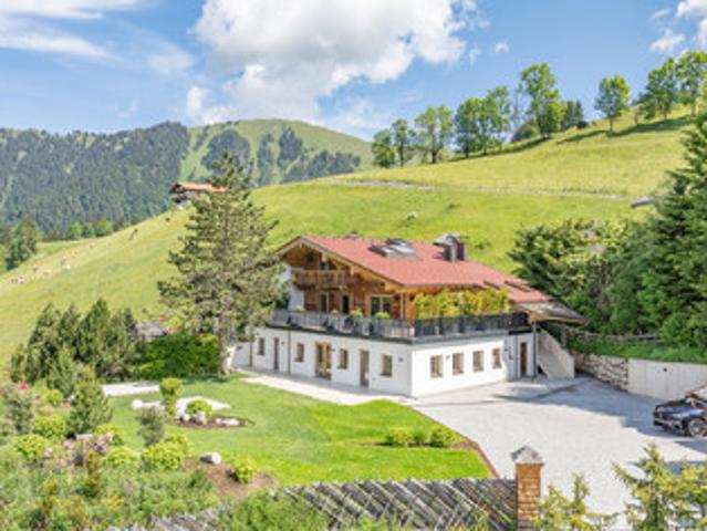 Haus 1644 m2 Kitzbühel