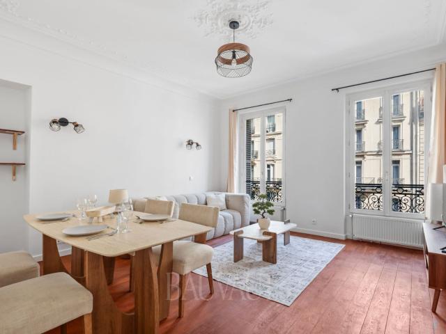 Haussmann Apartment – 3 Bedrooms · Paris 10th