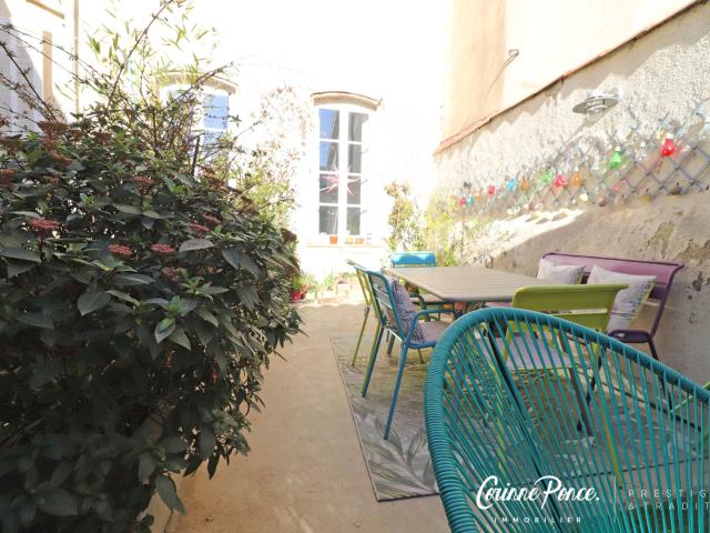 NÎMES MAISON CARRÉE BOURGEOIS D 222m2 CHARME P8 TERRASSE CAVE CENTRE HISTORIQUE PROPOSE PAR CORINNE PONCE I