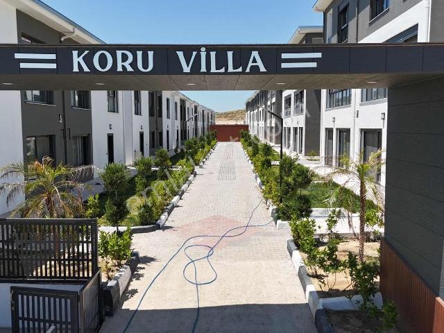 Havuz Cepheli Modern Yaşam Fırsatı