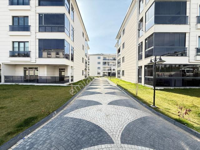 Havuz İstemiyorum Ama Büyük 2+1 Site İstiyorum Diyenler ! Burda
