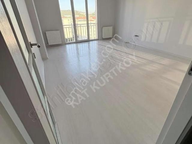 Havuz Otopark Ve Güvenlikli Site İçerisinde