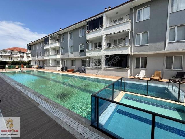 Havuzlu,çocuk Parklı Sitede Kombili,eşyalı,satılık 2+1 Daire