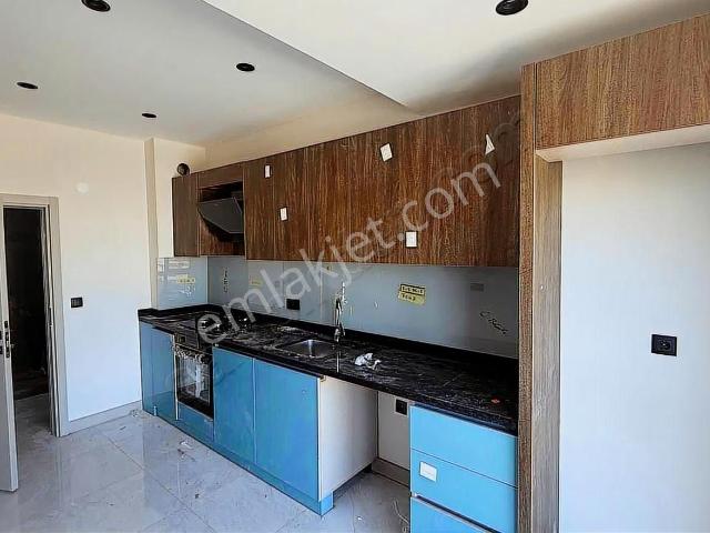 Havuzlu Asansörlü Ulaşımı Kolay Site İçerisi 3+1 Kiralık Daire