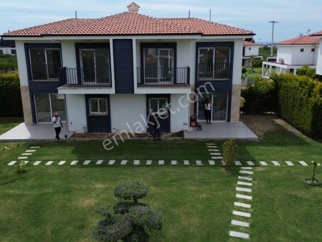 Havuzlu Prestijli Sitede 3+1 Villa