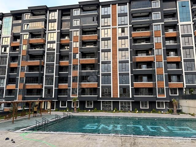 HAVUZLU SİTE AYRI MUTFAKLI 2+1 SATILIK DAİRE