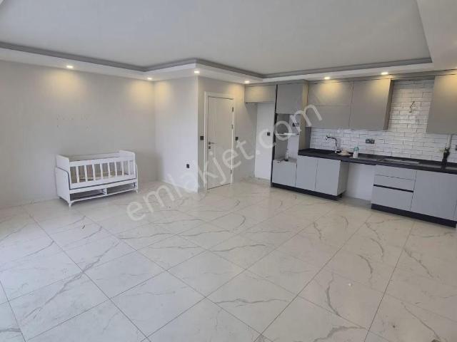 Havuzlu Site İcerisinde 2+1 Lüks Doğalgazlı Satılık Daire
