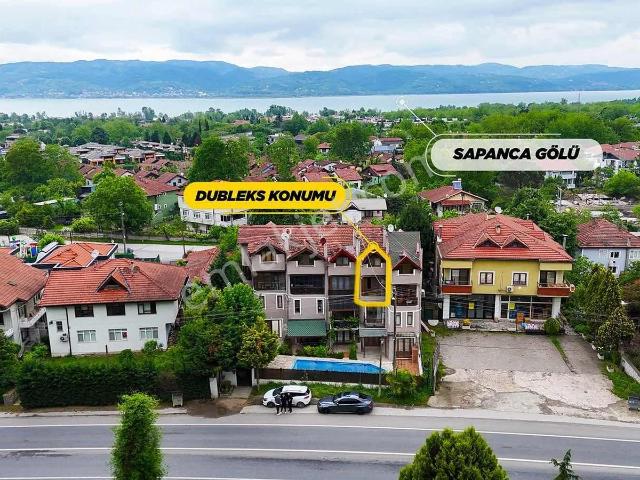 Havuzlu Site İçerisinde Manzaralı Dubleks Villa Dairesi