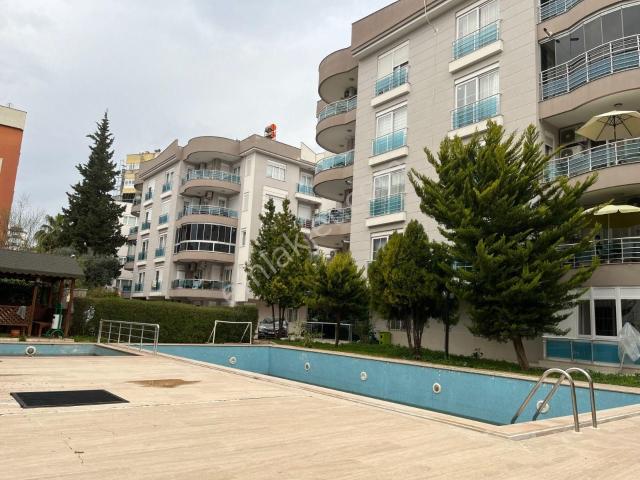Havuzlu Sitede, Acil Satılık, Büyük 2+1