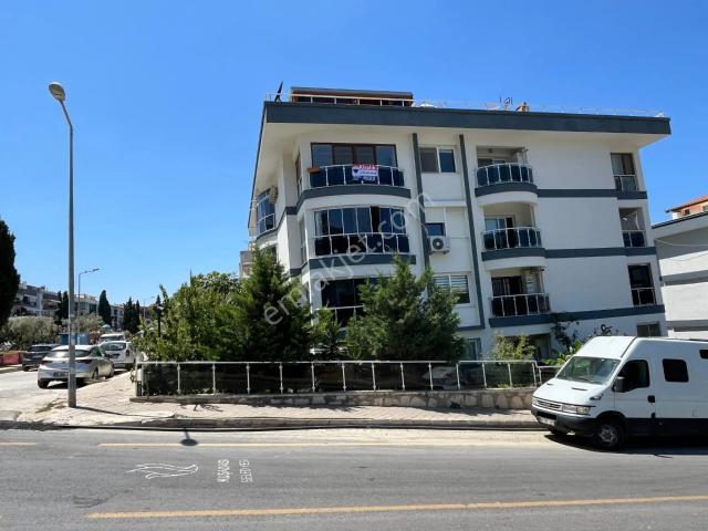Havuzlu Sitede Deniz Manzaralı Kiralık 4+1 Eşyalı Dublex Daire