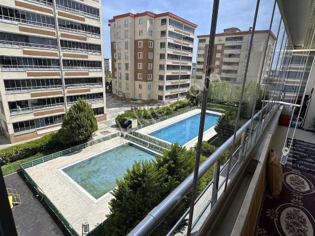 Havuzlu Sitede Ferah + Güvenlikli 2+1 Yaşam Alanı