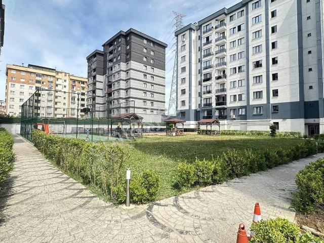 Havuzlu Ve Güvenlikli Sitede Metro Yakınında Açıklama Oku!