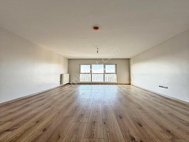 Havuzlu 7/24 Güvenlikli Site İçinde 2+1 Şehir Manzaralı Kiralık Daire!