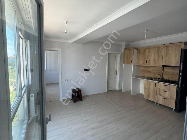Havuzlar Mahallesinde Kiralık 1+1 Daire Teraslı