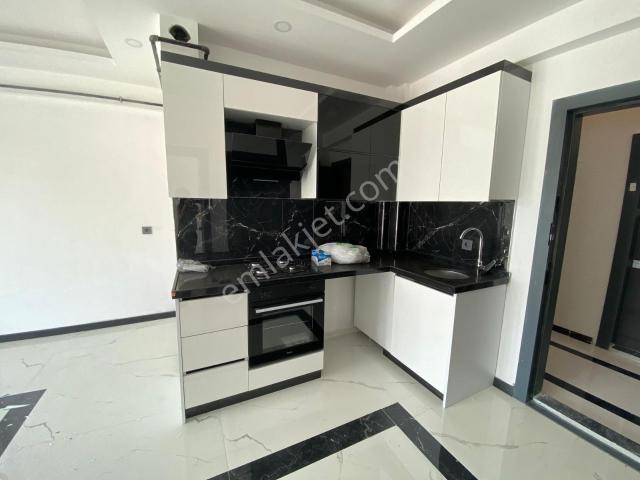 Havuzlar Mahallesi'nde Özel Bahçe Kullanımlı 1+1 Kiralık Daire