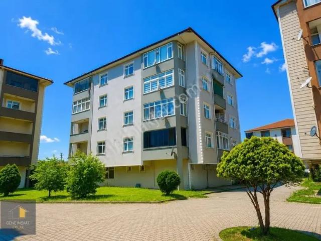 Havuzsuz Site İçerisinde Geniş Kullanışlı 3+1 Daire otoparklı