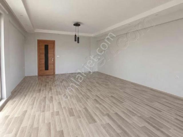 Havuz/site/çift Banyo/kapıcılı/arakat/kilerli 3+1