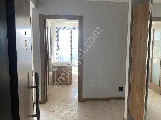 Havuzu Güvenlıkli Sitede Full Kredili Satılık 3 + 1 Daıre