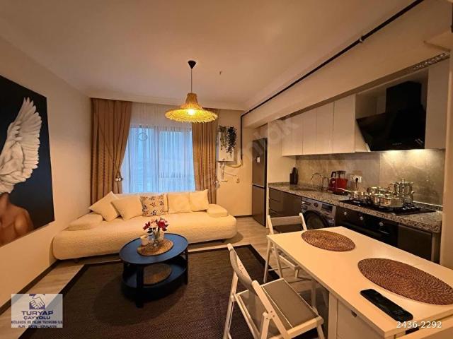 Hava Alanı Yolunda Lüks Eşyalı Satılık İskanlı 1+1 Daire