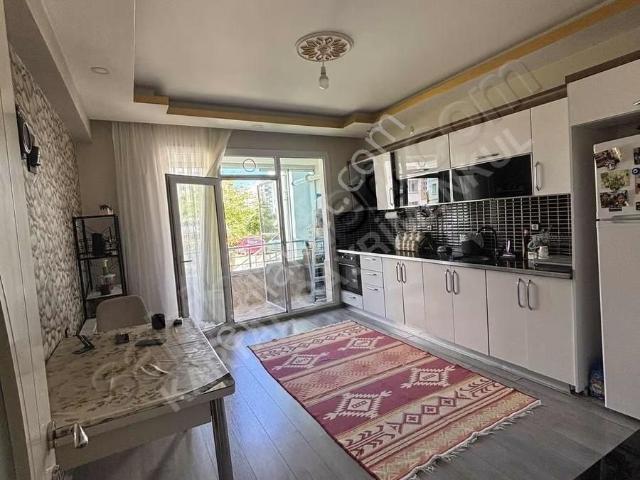 Havaalanı Kavşağı Satılık 2+1 Yüksek Giriş Kat 100 M2