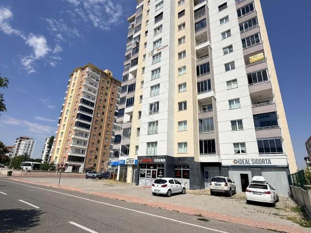 Havalimanı'na Yürüyüş Mesafesinde Eşyalı Kiralık 3+1 Daire