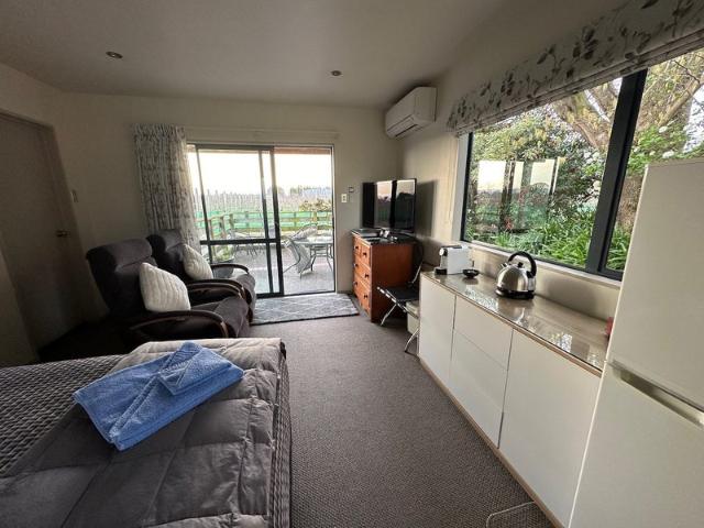 Havelock North, Studio