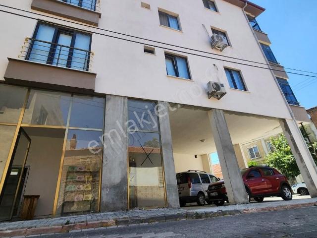 Havran Tekke Merkezinde 25 M² Kullanıma Hazır Dükkan