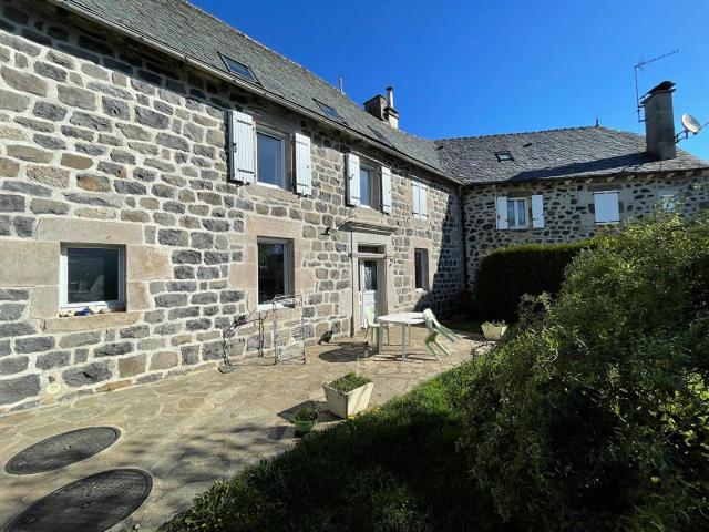 Havre de paix au sommet de l'Auvergne 174m² Pailherols
