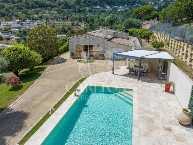 Havre de paix, proche de Nice, villa avec piscine 128m² Nice