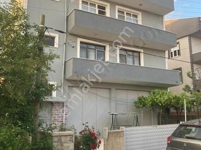 Havsa Cumhuriyet Mahallesinde 3 Katlı Geniş Bahçeli Müstakil Ev