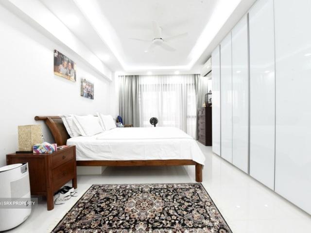 Hawaii Tower D15, Condominium