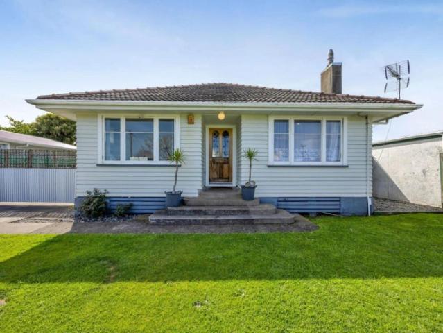 hawera, 3 bedrooms