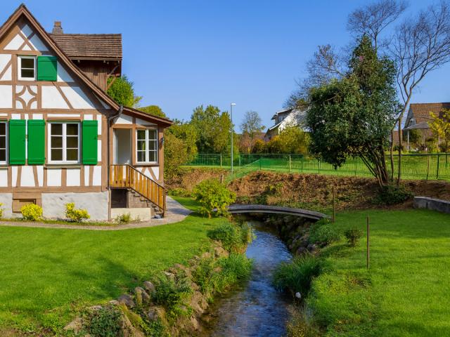 Häxehüsli am Bach