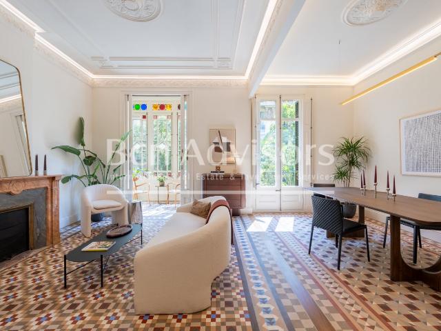 Hay viviendas que simplemente se visitan y otras que se sien. 151m² Barcelona