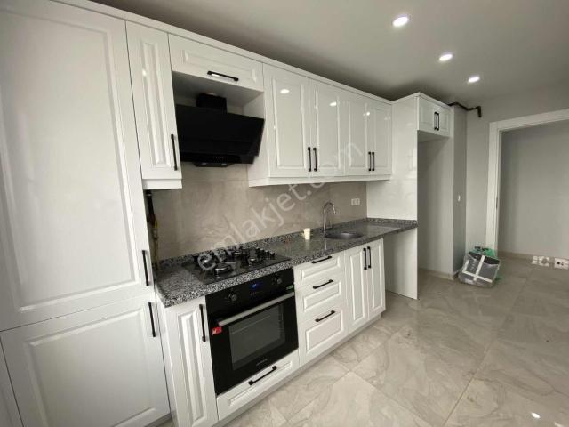 Hayal Apt Satılık 2+1 Daire