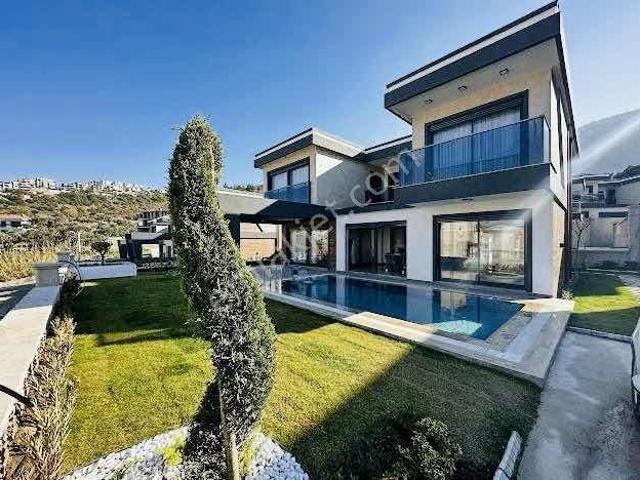 Hayal Ettiğiniz 4+1 Özel Havuzlu Villa Güzelçamlıda