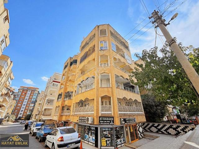 Hayat Emlak'tan Yenişehir Akif Cadde Üzeri 3+1 Tekli Köşebaşı