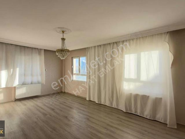 Hayat Emlak'tan Yenişehir'de Kiralık 3+1 Daire, Merkezi Konum