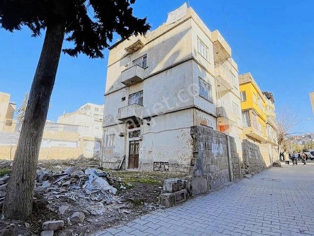 Hayat Gayrimenkulden Rus Pazarı Çevresinde Satılık 4+1 Kargır Ev
