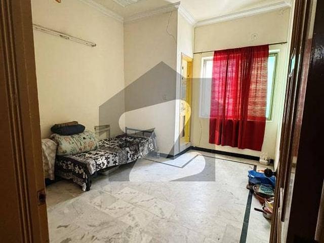 Room Available Only For Female Job Holder Or Student In Hayatabad Phase 6 Sector F6