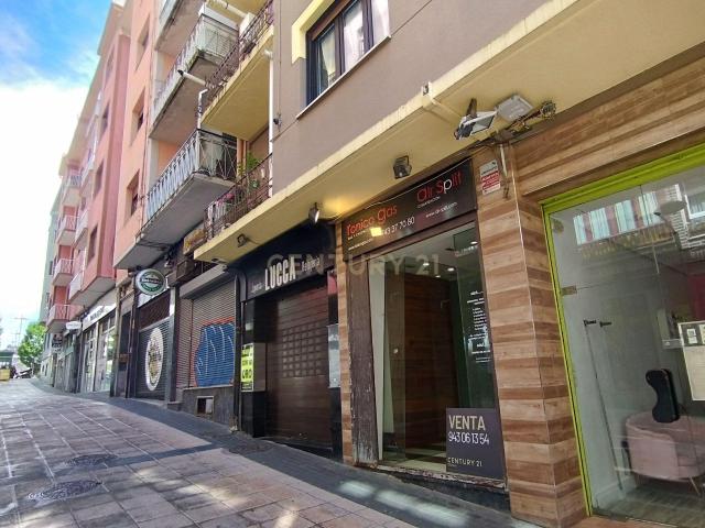 Haz crecer tu negocio en el centro de Irún – Local funcional y con almacén
