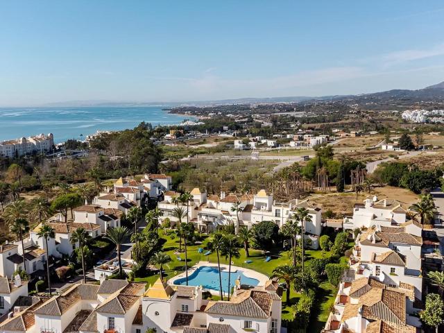 Haz realidad tu hogar soñado con este espectacular adosado e. 317m² Estepona