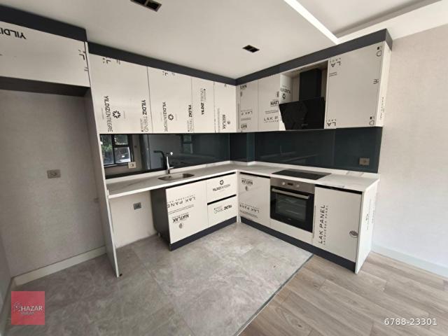 HAZAR EMLAK'TAN FIRSAT DAİRESİ CADDE'DE 2+1 SÜPER LÜKS SIFIR DAİRE ARAKAT GÜNEY CEPHE AÇIK OTOPARKLI