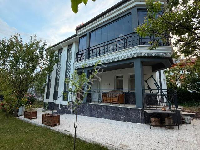 ✅ Hazar Gölünde Satılık Müstakil Villa