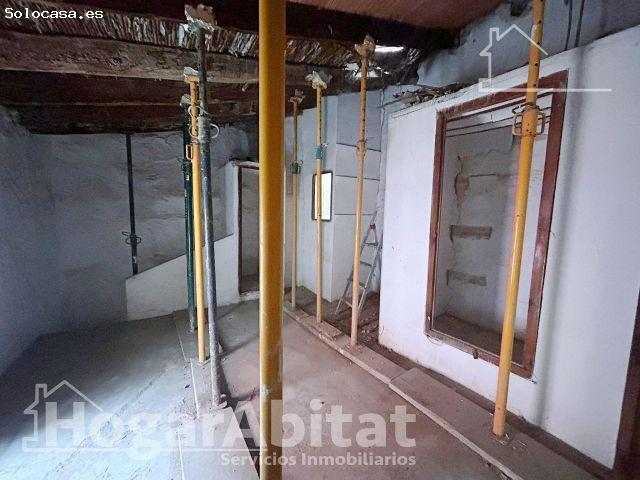 ¡HAZLA A TU GUSTO! CASA ECONÓMICA Y LUMINOSA DE DOS ALTURAS PARA REFORMAR