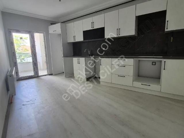 Hg 226 2.arabacılar Blv. 120 M2 2+1 İskanlı Daire