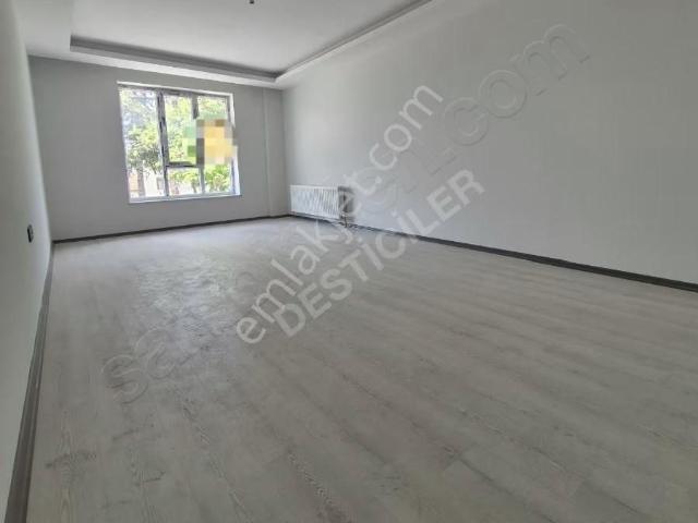 Hg 227 2.arabacılar Blv. 140 M2 3+1 İskanlı Daire