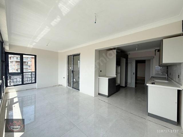 HEM LOKASYON HEM KONFOR! METRO YAKINI MANZARALI 3+1 SİTE DAİRESİ